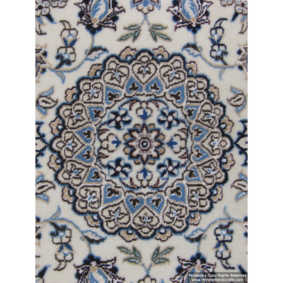 Medallion Design Wool & Cotton Naein Persian Rug  -  RN5011 Medallion Design Wool & Cotton Naein Persian Rug  -  RN5011
