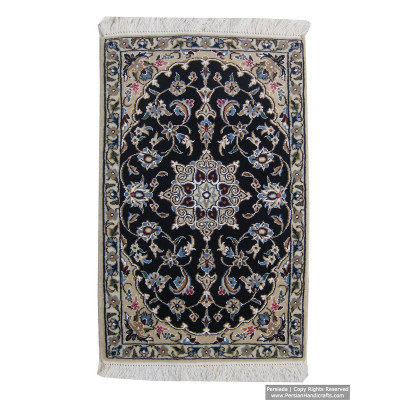 Medallion Design Wool & Cotton Naein Persian Rug  -  RN5015