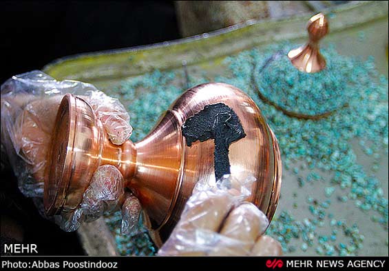 https://persianhandicrafts.com/image/catalog/Blog%20Image/Firoozeh%20Koobi/4.jpg